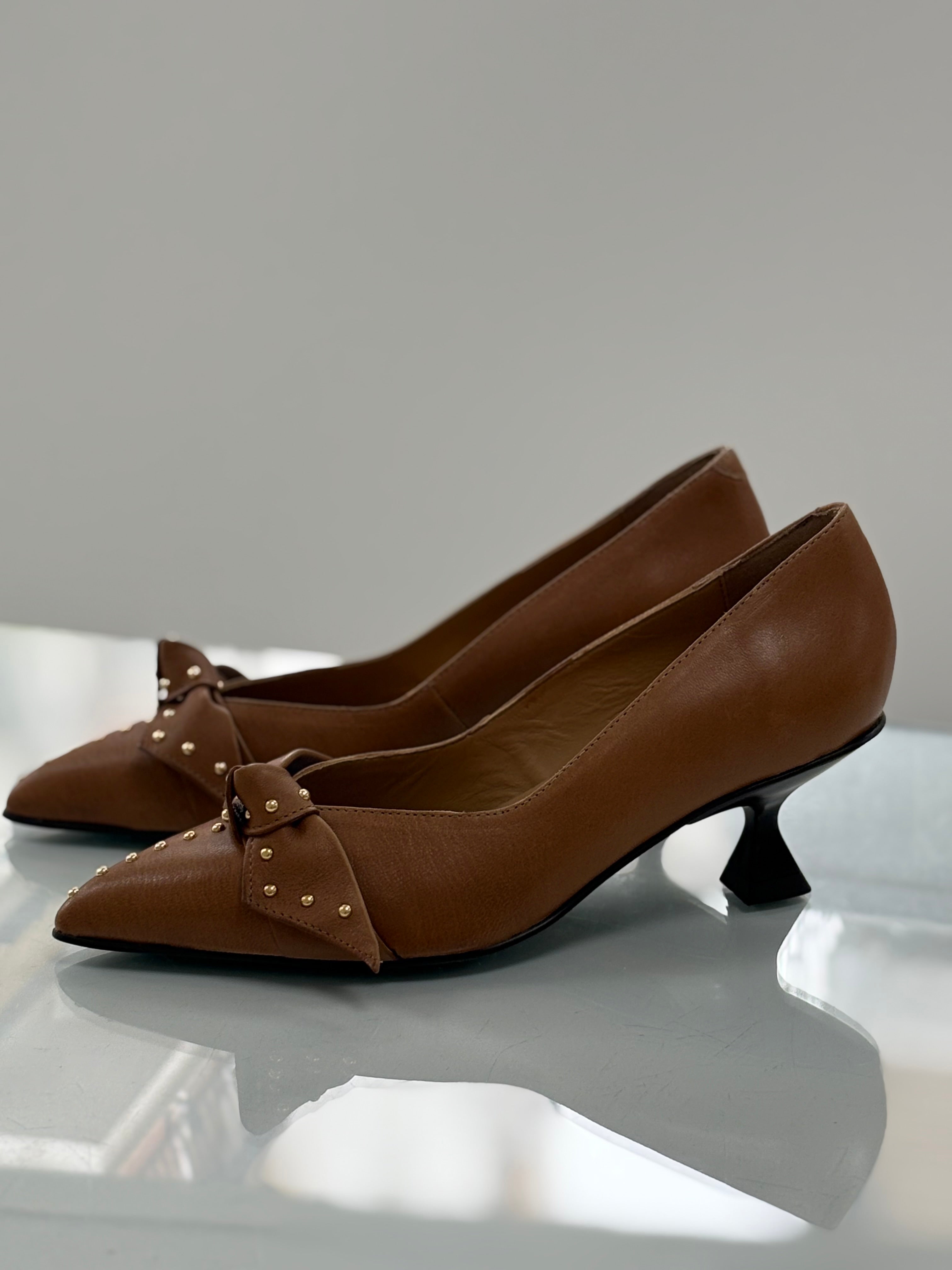 Pedro Miralles - Weekend - Salón - Camel