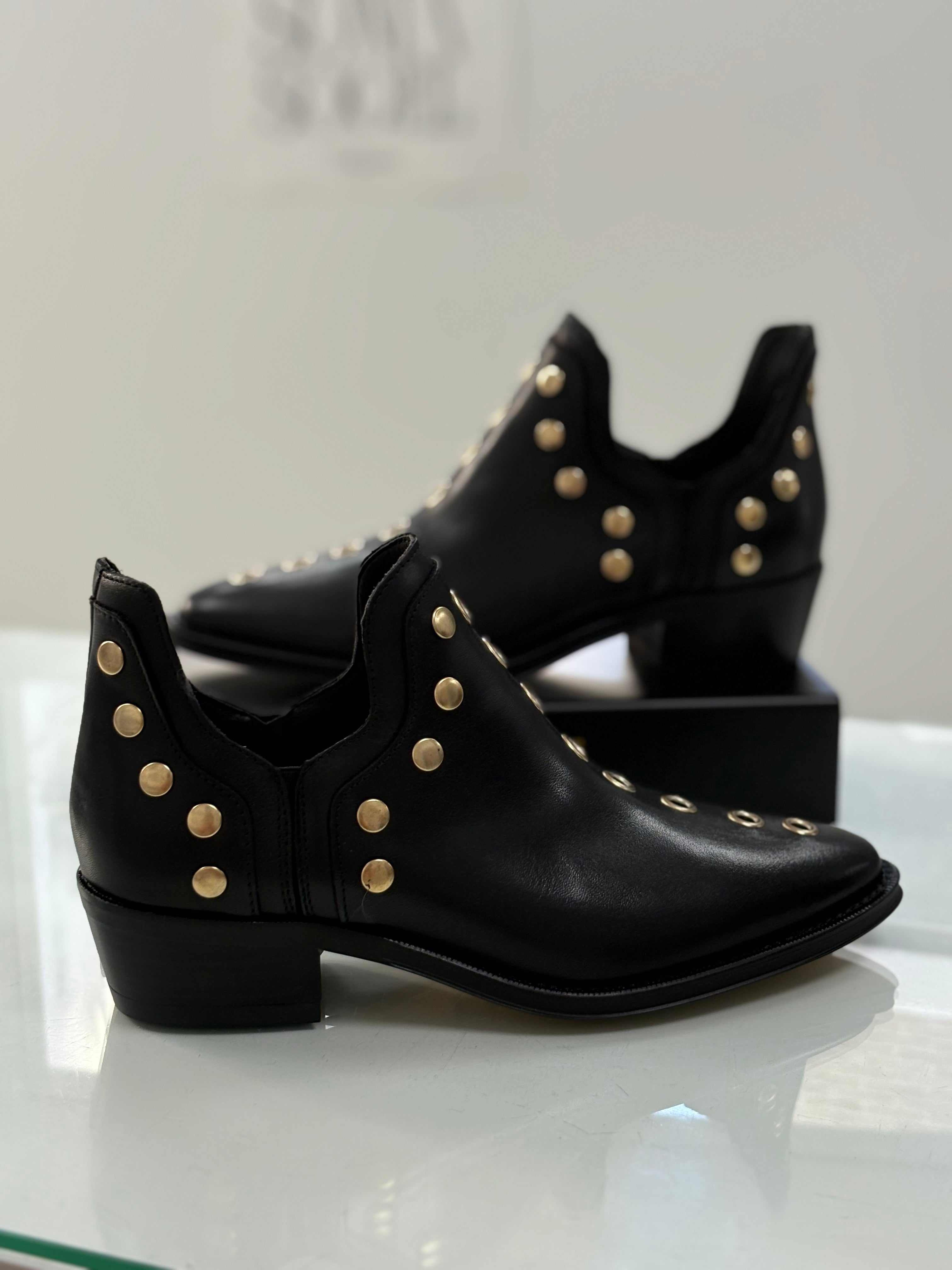 Alpe invierno - Botín tacha piel - negro